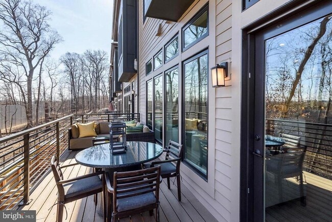 Building Photo - 5318 Merriam St