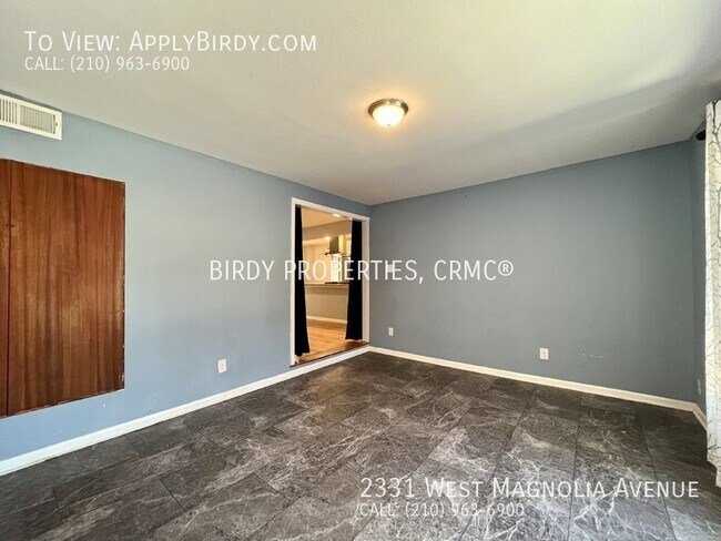 Building Photo - **3 Bed, 2 Bath Home with Detached Garage/...