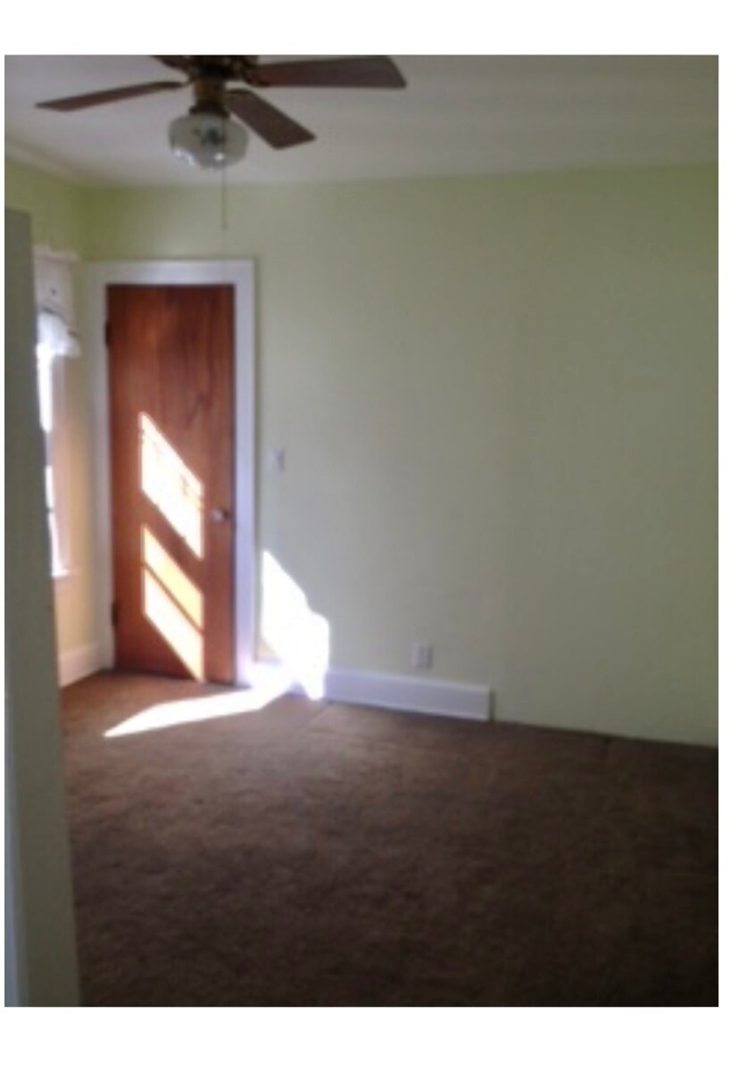 Building Photo - 8333 Gridley Ave