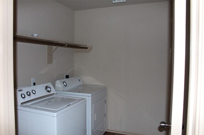 Building Photo - 20410 Shiloh Mist Ln