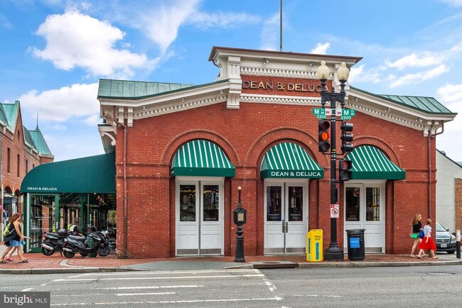 Building Photo - 3325 M St NW