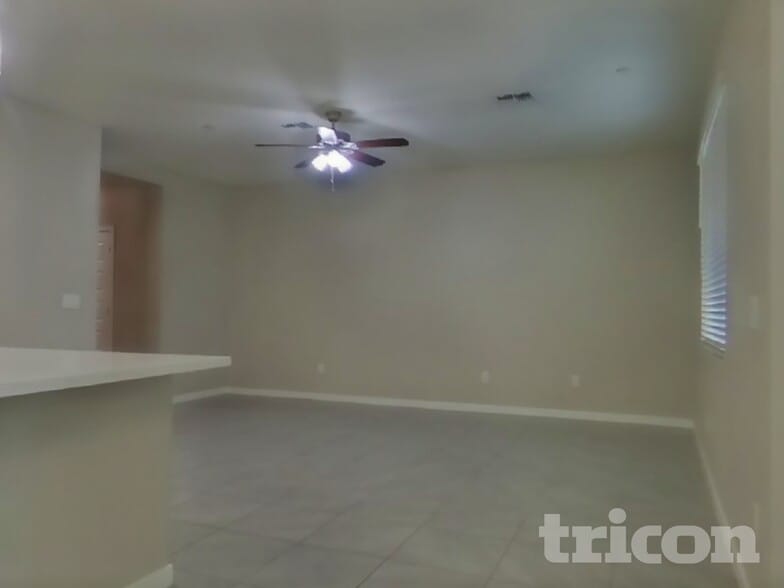 Building Photo - 1349 N Parkcrest