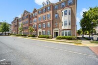 Building Photo - 910 Hall Station Dr