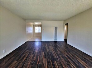 Building Photo - LB1702 (lease only)