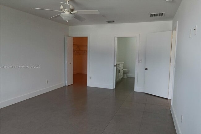 Building Photo - 555 E Dania Beach Blvd