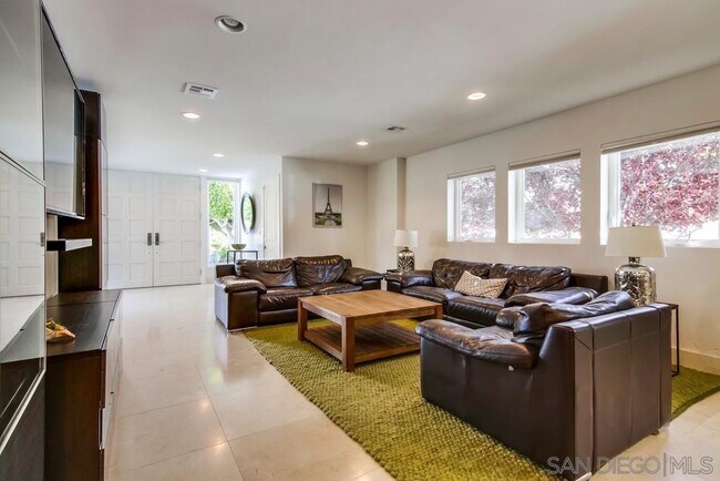 Building Photo - 657 Westbourne St