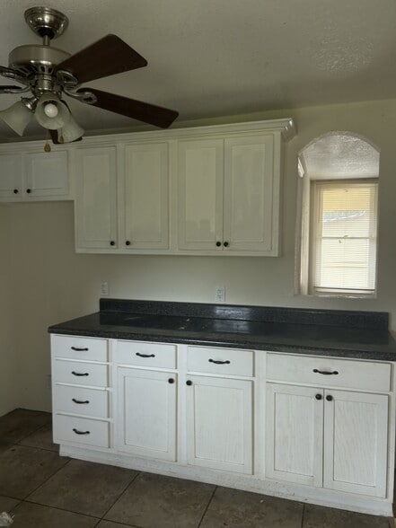 Kitchen 1 Unit A - 613 N Dixie Ave