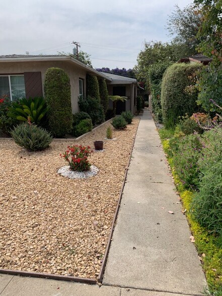Front view - 9044 Hubbard St