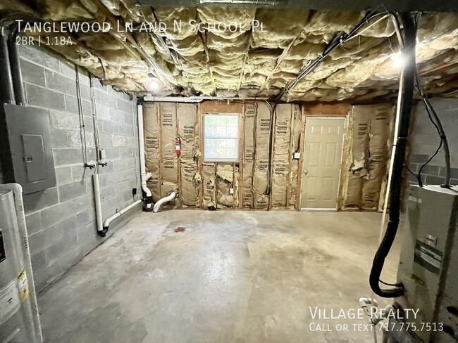 Building Photo - Spacious 2-BR Townhome in Dallastown Schoo...