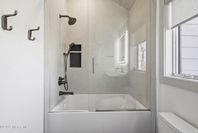 Building Photo - 8 Jackson Ct