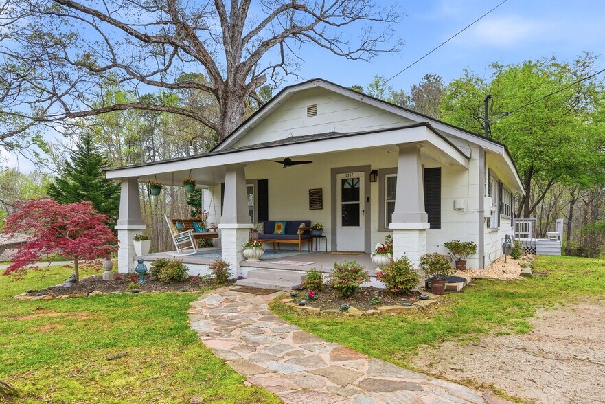 Building Photo - 5357 Sycamore Rd