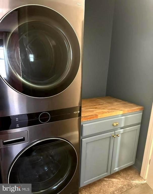 Building Photo - 113 Henry Stoupe Way