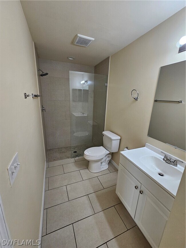 Building Photo - 1622 SW 33rd St