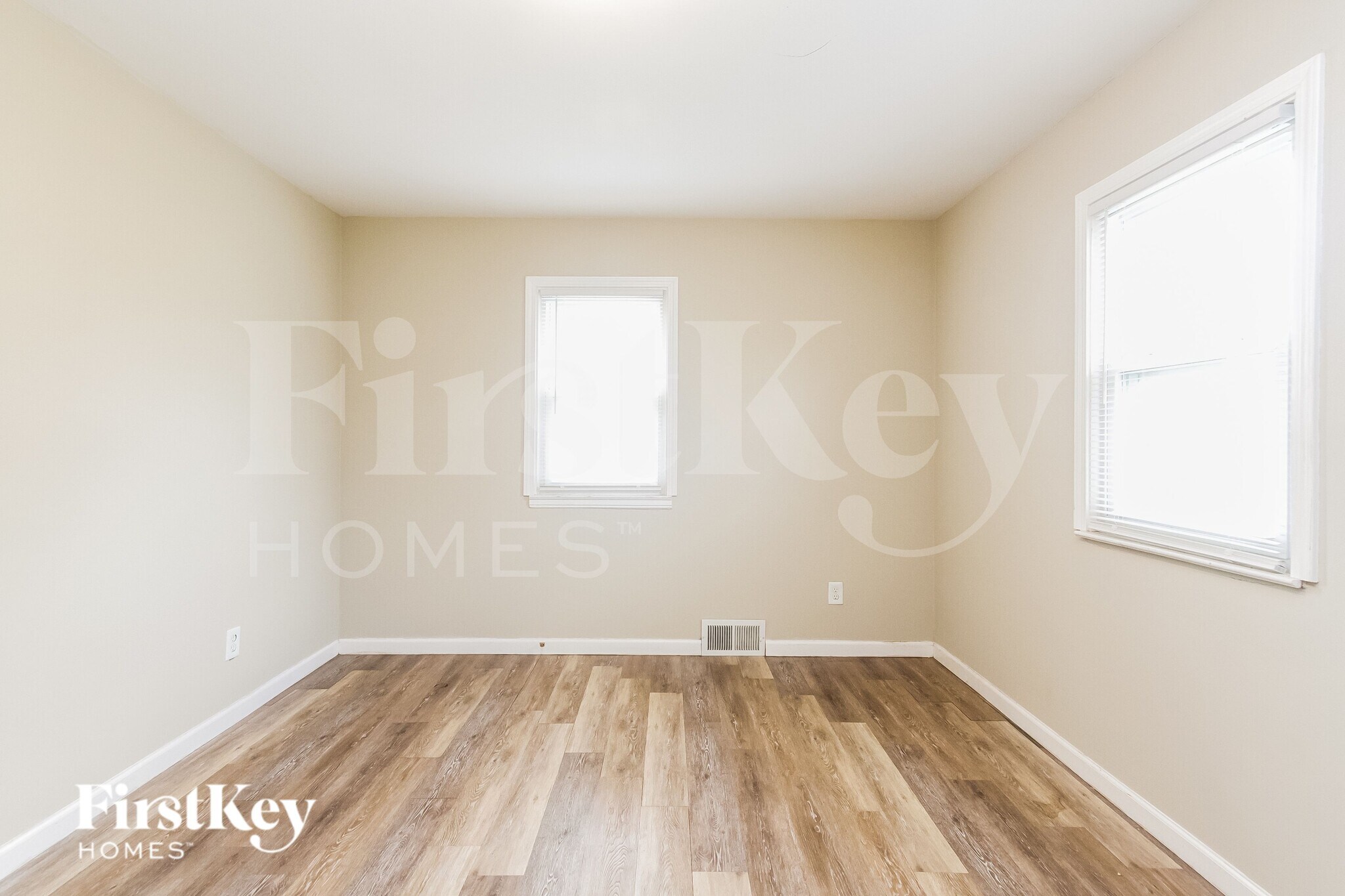 Building Photo - 9045 E 18th St