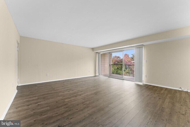 Building Photo - 5500 Karen Elaine Dr