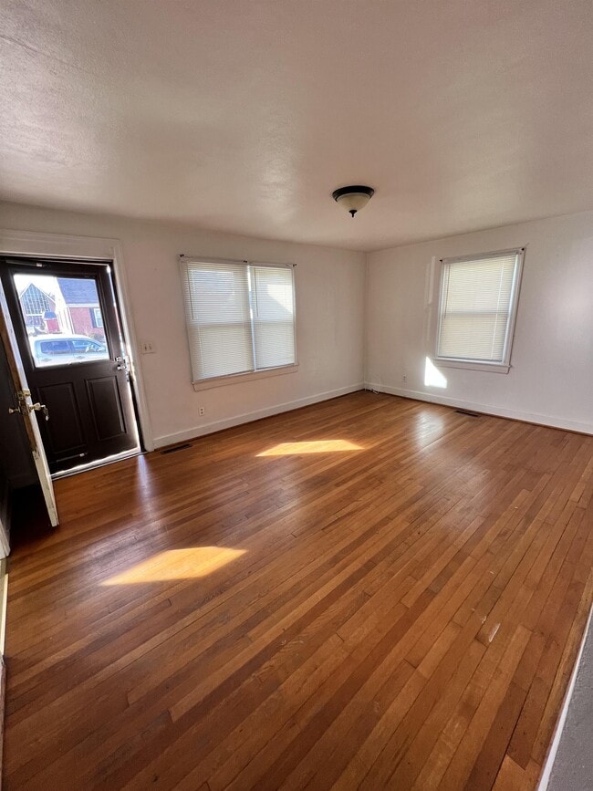 Building Photo - 228 E Madison Ave