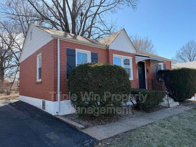 Building Photo - 17 St Genevieve Ct