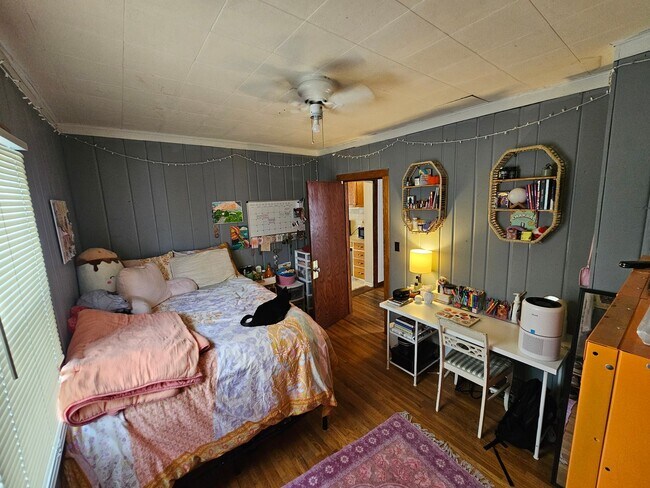 Building Photo - 4 bedroom House Close to U of M! Leasing f...