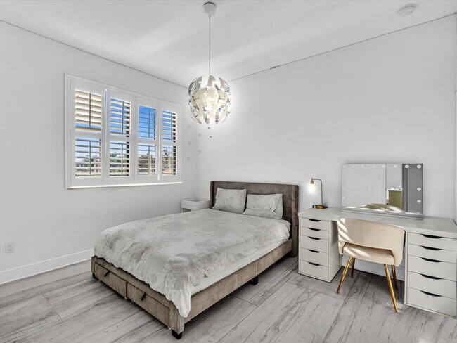 Building Photo - 3192 NW 84th Terrace