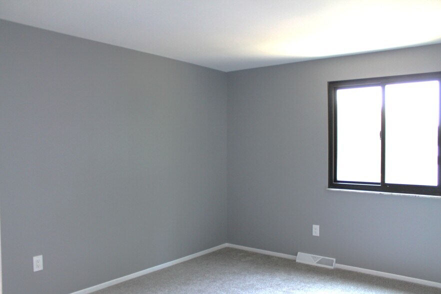 Building Photo - 238 Woodbridge Dr