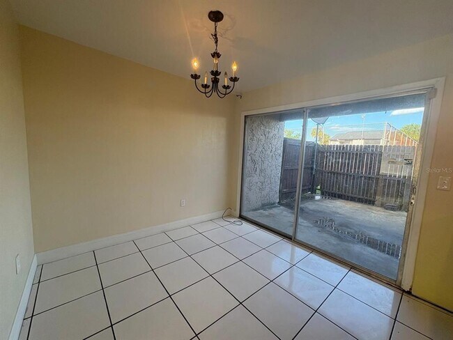 Building Photo - 4033 Henley Rd