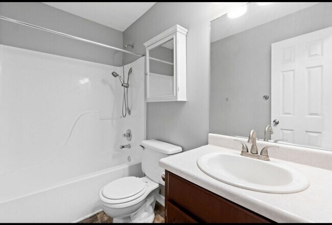 Building Photo - 3216 Tabby Dr