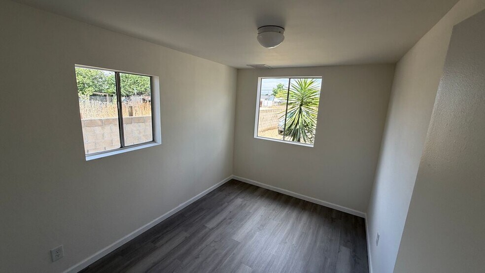 Building Photo - 113 1/2 Harris Drive, Rear House