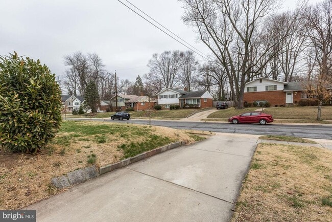 Building Photo - 9718 Holmhurst Rd