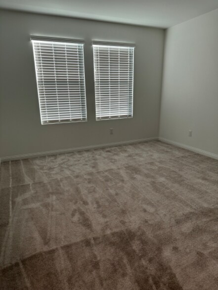 Building Photo - 1716 Mardi Gras Ln