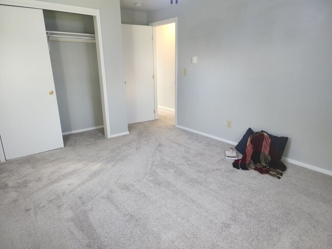 Building Photo - 692-694 Olson Ave