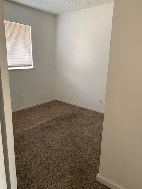 Bedroom #1- Dormitorio #1 - 609 Moore St