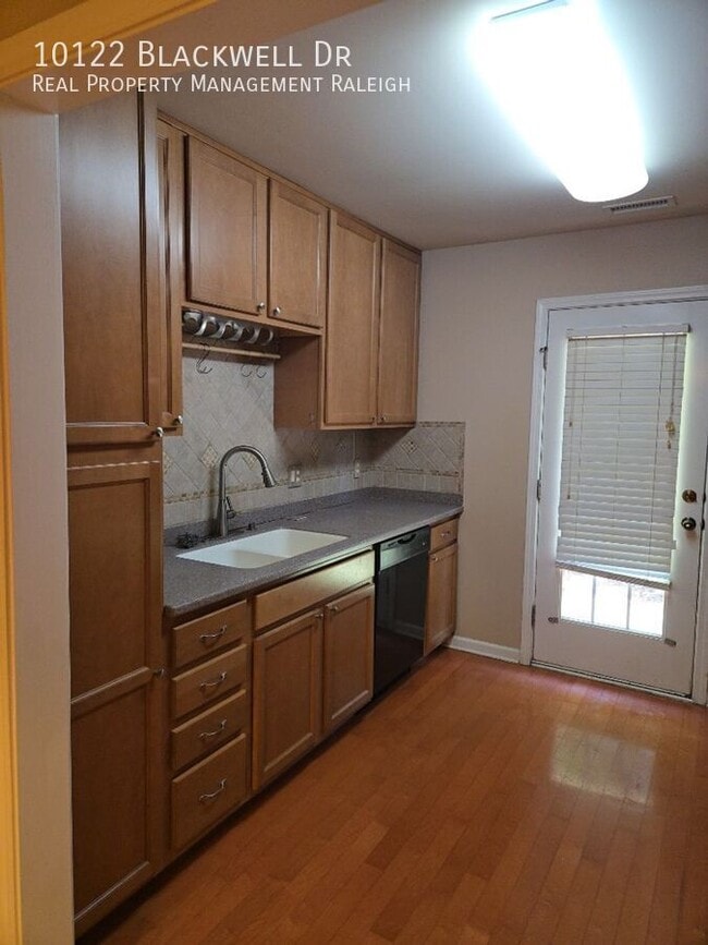 Building Photo - 10122 Blackwell Dr