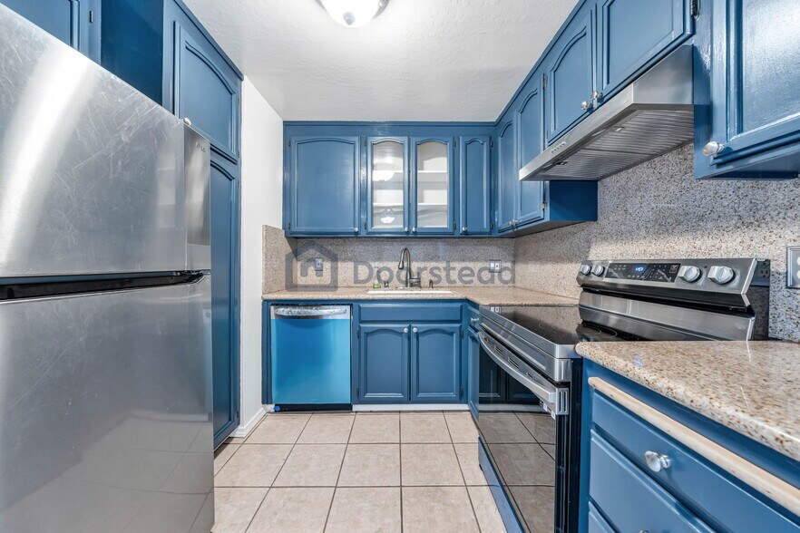 Building Photo - 5104 Westmont Ave
