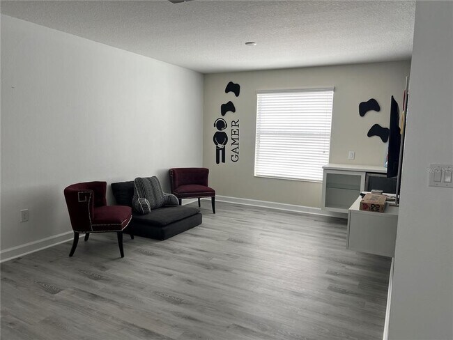 Building Photo - 4715 Sleepy Hollow Dr