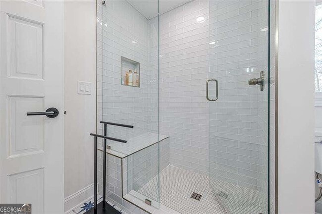 Building Photo - 4562 Columns Dr SE