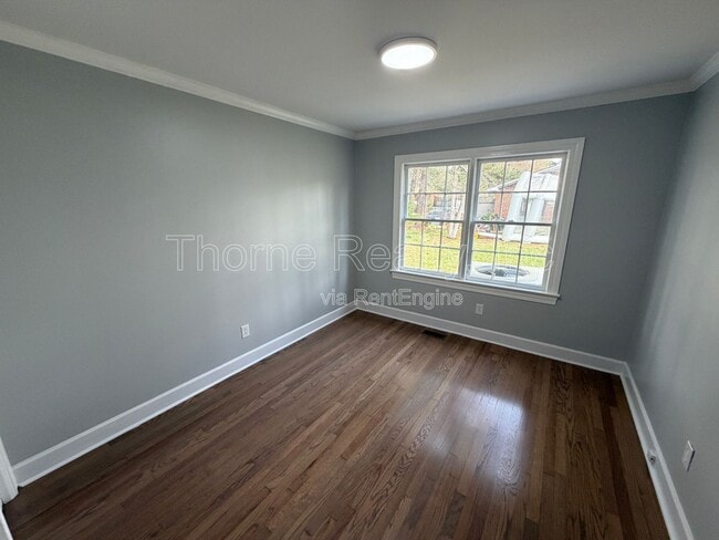 Building Photo - 1600 King Cir