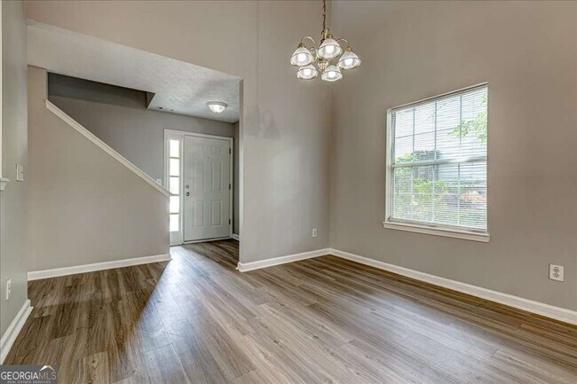 Building Photo - 3790 Benjamin Ct SW