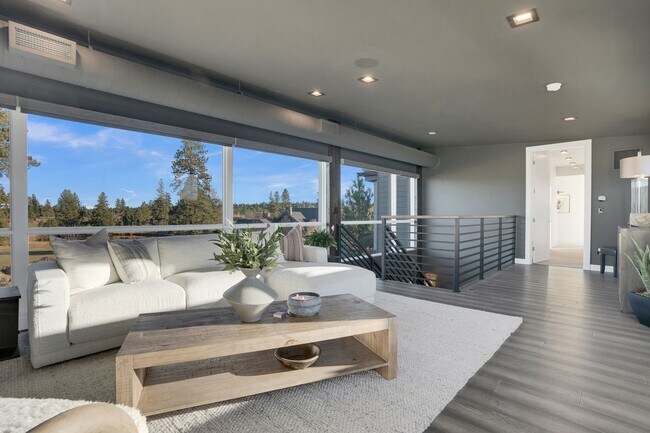 Building Photo - Contemporary Fully Furnished Four Bed Four Bath Masterpiece in Tetherow