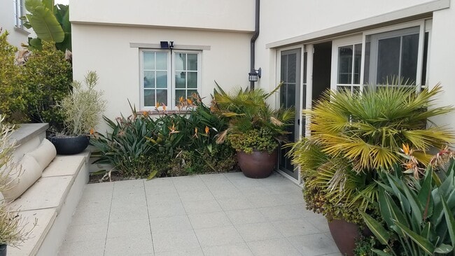 Building Photo - 3 bd/3.5 Ba Sea Summit Panoramic Ocean Vie...