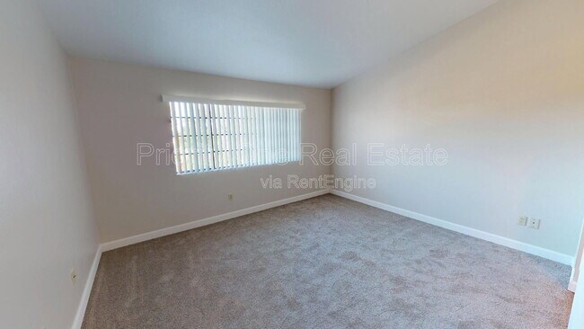 Building Photo - 2876 Englewood Way