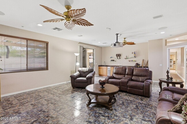 Building Photo - 6206 W Buckhorn Trail