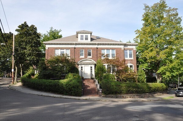 Building Photo - 44 Rawson Rd