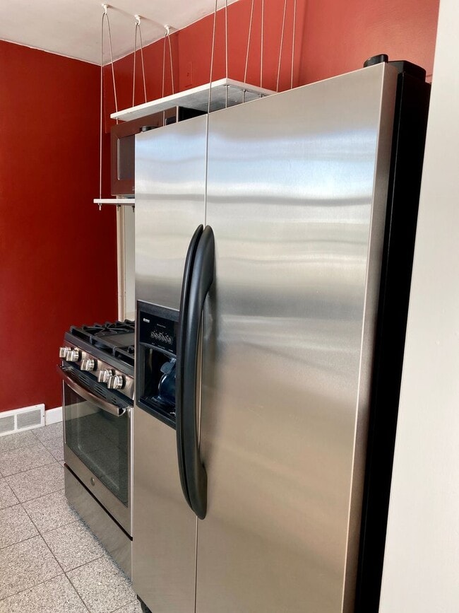 Building Photo - 3 Bed House Close to Downtown Ames