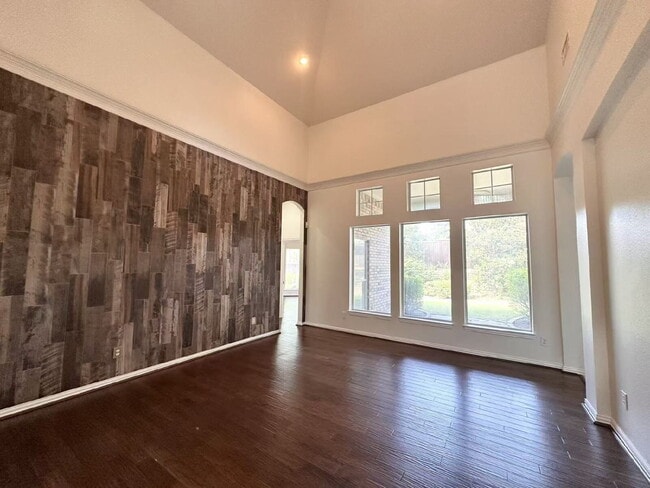 Building Photo - 6108 Autumn Point Dr