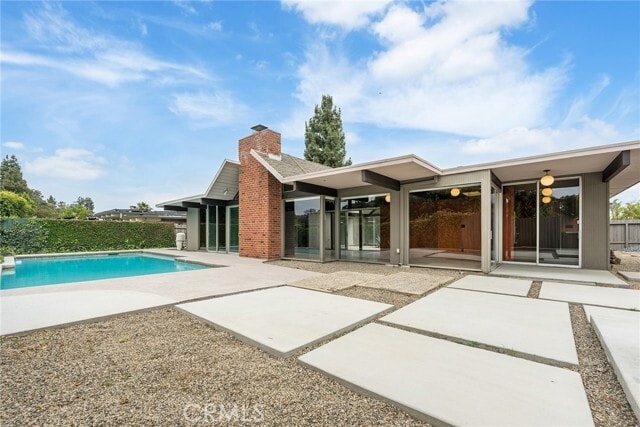 Building Photo - 5112 E Valencia Dr