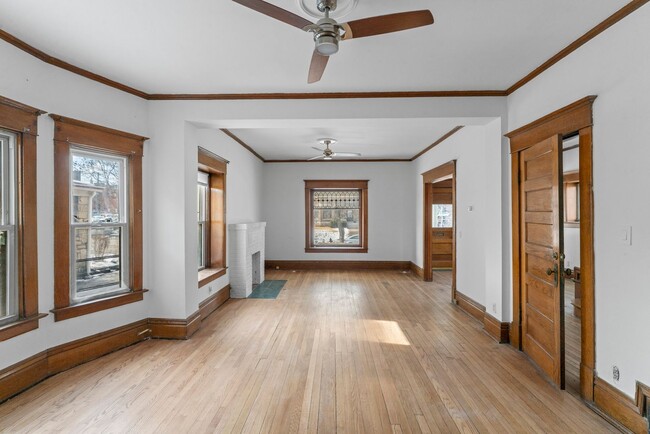 Building Photo - Historic Charm Meets Modern Living – Spacious 6-Bedroom in Prime KC Location! $3900.00