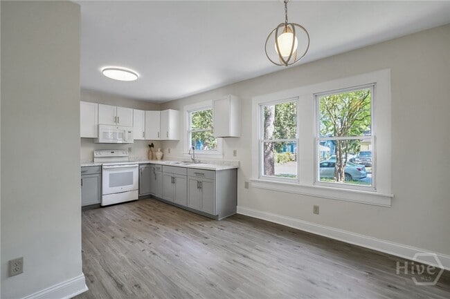 Building Photo - 405 S Baldwin Cir