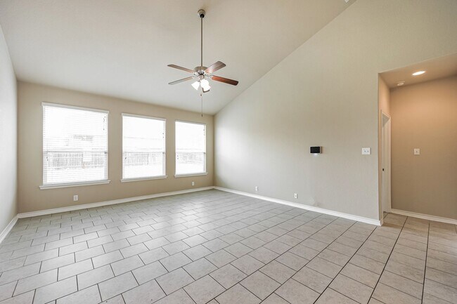 Building Photo - 5 BR/3.5BA | Newly Renovated Single Family Home | 1-Car Garage Parking | Fenced Backyard!