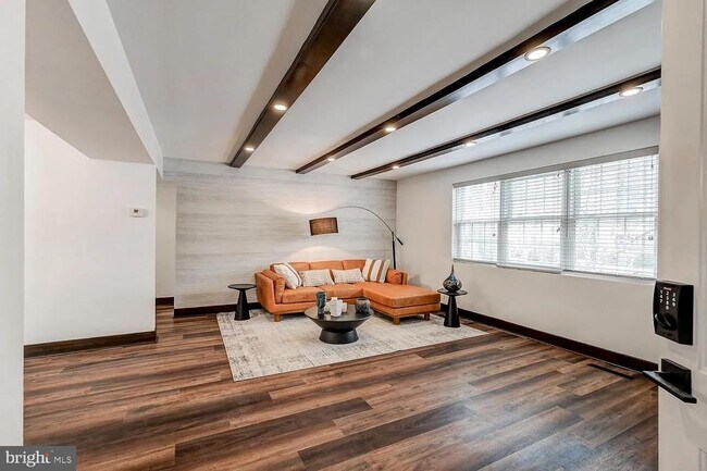 Building Photo - 4014 Linkwood Rd