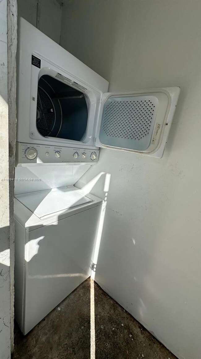 Building Photo - 5020 NW 14th Ave